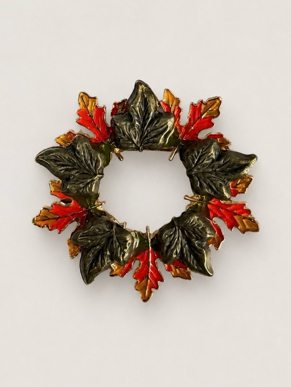Fall Wreath leaf Brooch - Picture 4 of 6